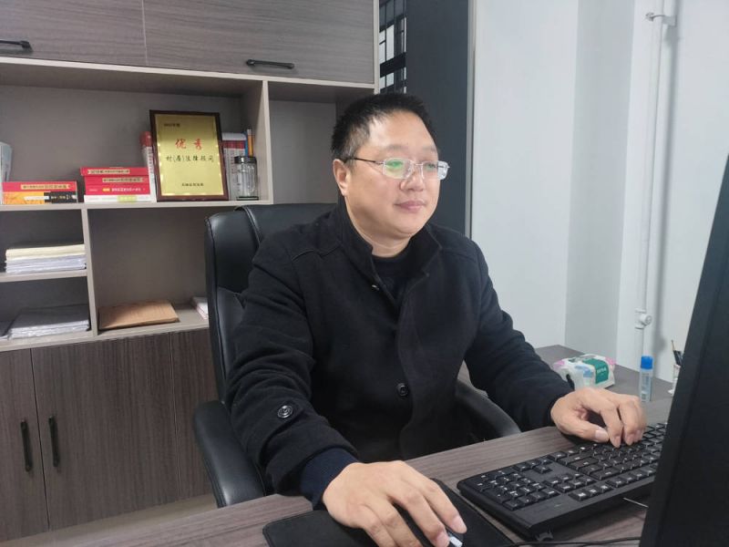 王國(guó)明律師：法律征途上的無(wú)畏行者 